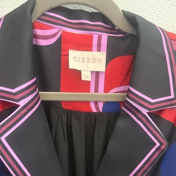 Elegant Long Sleeve Dress in Red and Black - Picture 3 of 3